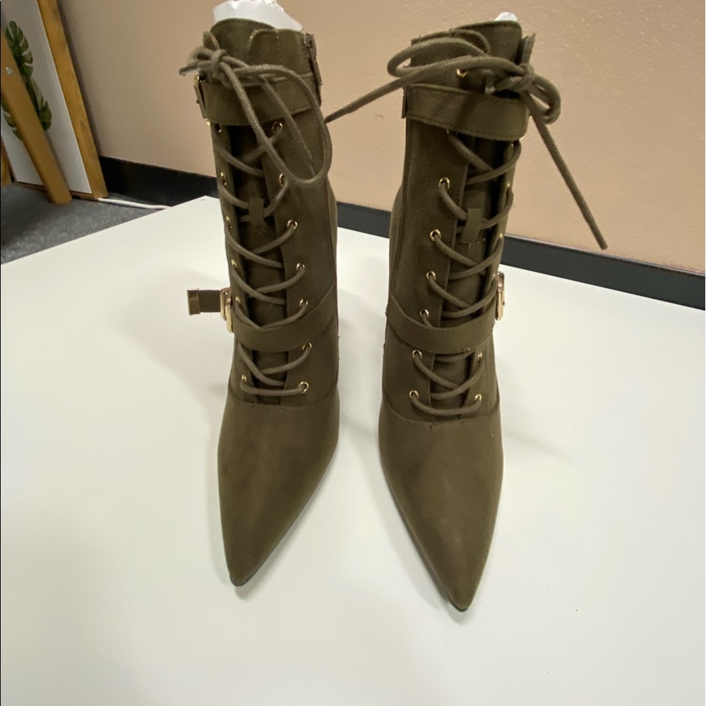 Green suede granny tie up boots size 9.5 new